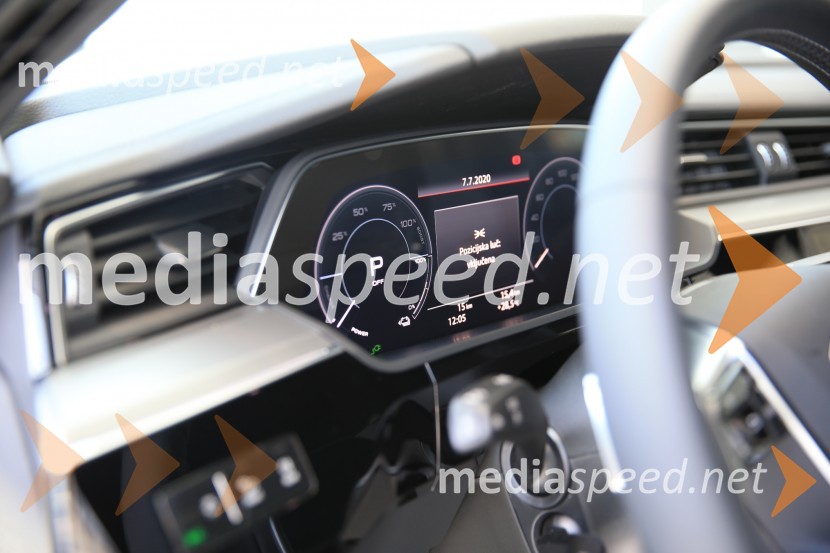 Prvič prikazan novi Audi E-tron