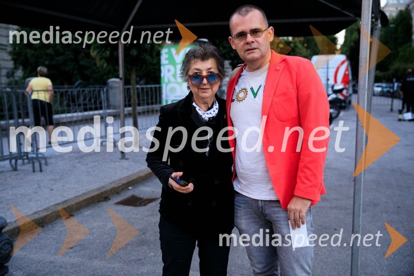  Dragica Petrovič, direktorica, Avditorij Portorož;  Alan Kavčič, predstavnik za odnose z javnostmi SNG MariborNetopir, opereta v izvedbi SNG Maribor, 68. Ljubljana festival