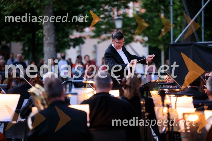  Simon Robinson, dirigentNetopir, opereta v izvedbi SNG Maribor, 68. Ljubljana festival