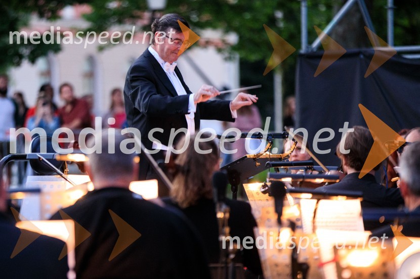  Simon Robinson, dirigentNetopir, opereta v izvedbi SNG Maribor, 68. Ljubljana festival