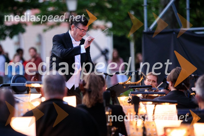  Simon Robinson, dirigentNetopir, opereta v izvedbi SNG Maribor, 68. Ljubljana festival