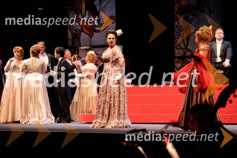  Mojca Potrč, pevka;  Petya Ivanova, operna solistkaNetopir, opereta v izvedbi SNG Maribor, 68. Ljubljana festival