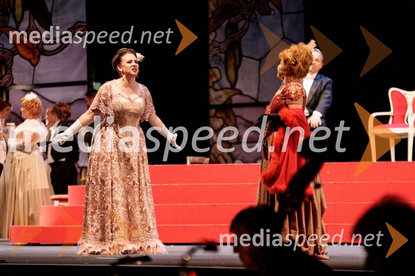  Mojca Potrč, pevka;  Petya Ivanova, operna solistkaNetopir, opereta v izvedbi SNG Maribor, 68. Ljubljana festival