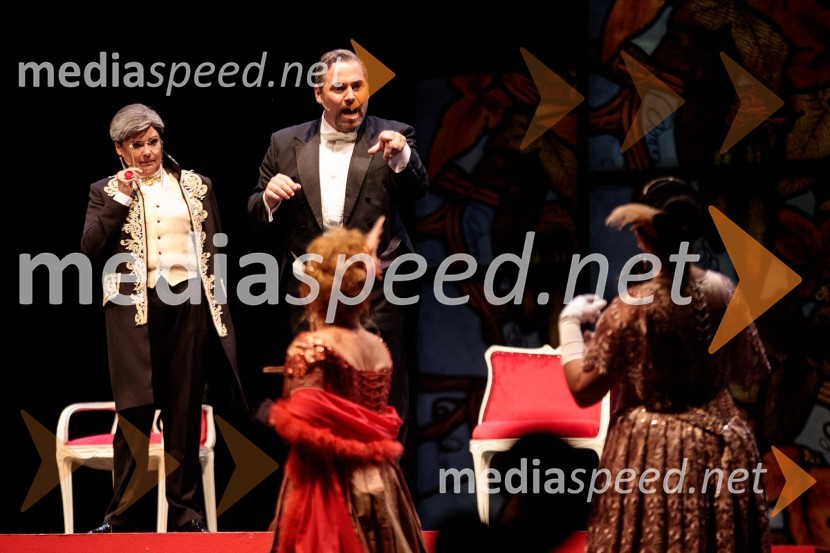  Dada Kladenik, pevka;  Bojan Hinteregger, operni pevecNetopir, opereta v izvedbi SNG Maribor, 68. Ljubljana festival