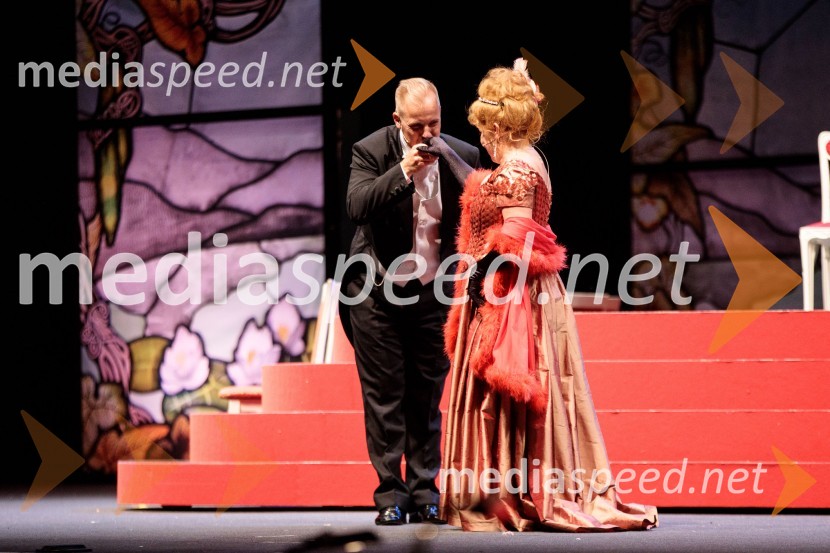 Martin Sušnik, operni solist;  Petya Ivanova, operna solistkaNetopir, opereta v izvedbi SNG Maribor, 68. Ljubljana festival