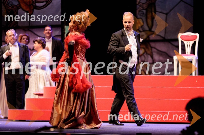  Petya Ivanova, operna solistka;  Martin Sušnik, operni solistNetopir, opereta v izvedbi SNG Maribor, 68. Ljubljana festival