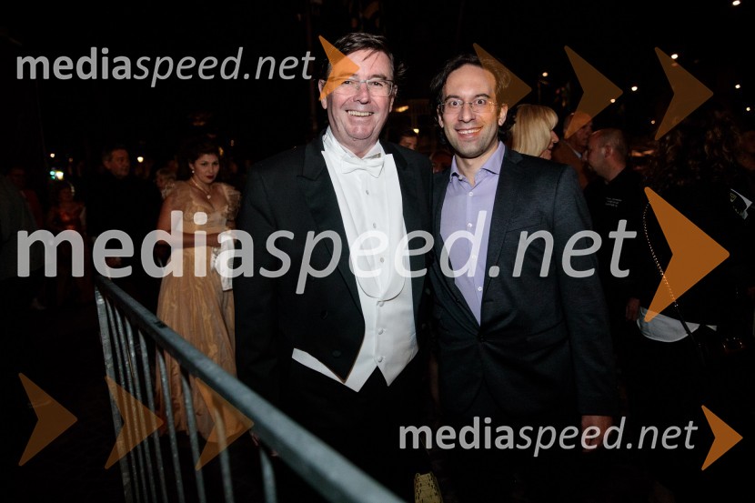  Simon Robinson, dirigent;  Simon Krečič, umetniški direktor Opere SNG MariborNetopir, opereta v izvedbi SNG Maribor, 68. Ljubljana festival