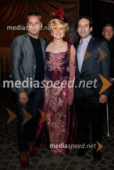  Danilo Rošker, direktor SNG Maribor;  ... ;  Simon Krečič, umetniški direktor Opere SNG MariborNetopir, opereta v izvedbi SNG Maribor, 68. Ljubljana festival