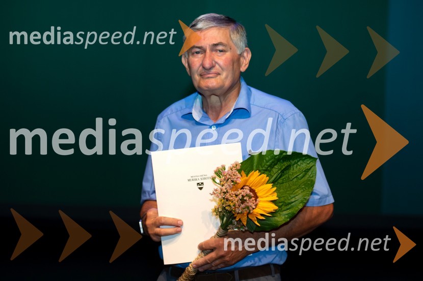 Jože Rituper, ki je prejel zahvalno listino v imenu humanitarne organizacije EHO, Podpornica Murska SobotaMilan Kučan, častni občan MO Murska Sobota