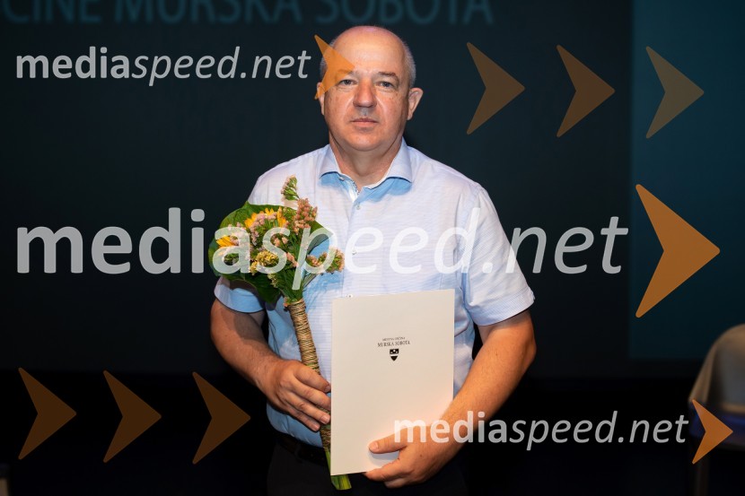 Dejan Köveš, ki je prejel zahvalno listino v imenu humanitarne organizacije Rdeči Križ Slovenije - Območno združenje Murska SobotaMilan Kučan, častni občan MO Murska Sobota