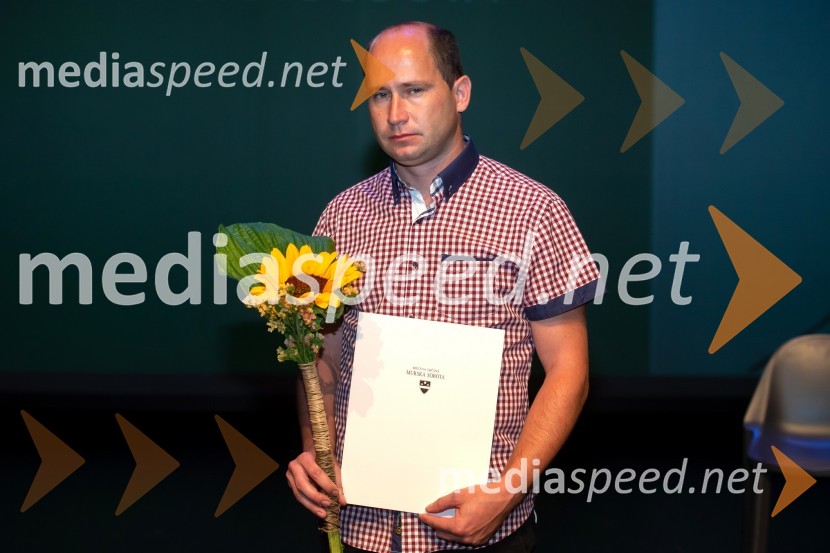 Benjamin Puhan, ki je prejel zahvalno listino v imenu humanitarne organizacije Škofijska Karitas Murska SobotaMilan Kučan, častni občan MO Murska Sobota