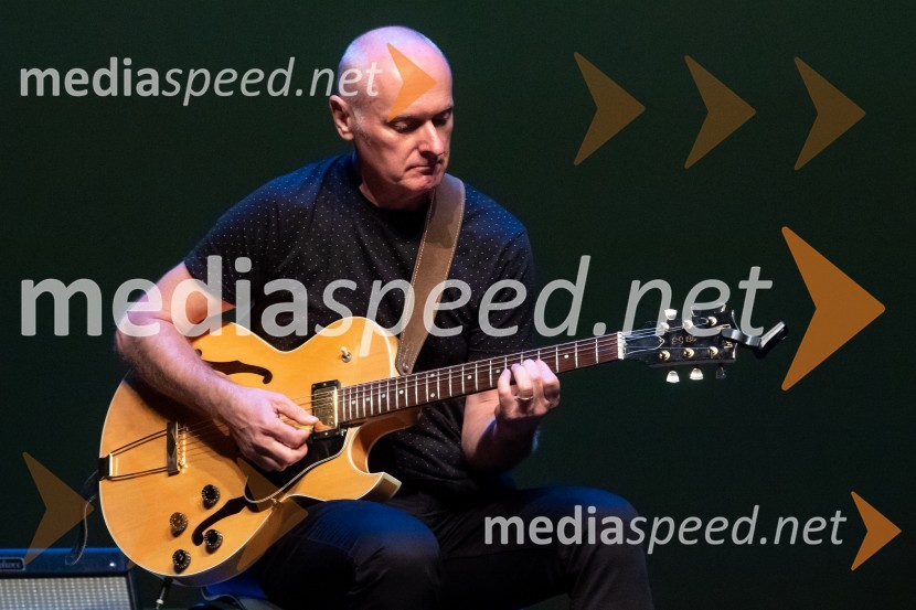  Iztok  Rodež, kitarist skupine DžeZZvaMilan Kučan, častni občan MO Murska Sobota