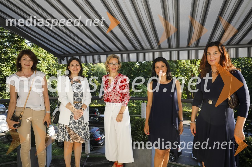  ... ;  ... ;  Florence  Ferrari, francoska veleposlanica v Sloveniji;  Marta Berglez, predsednica združenja SILA-IWCL;  ... SILA Zagon kampanje proti nasilju v družini