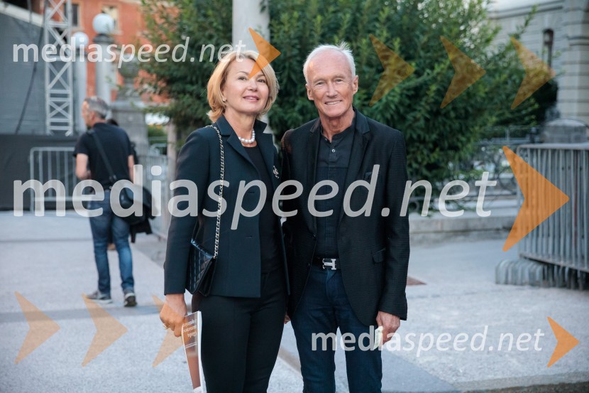  Nevenka Črešnar Pergar, lastnica in direktorica podjetja NP Consulting;  Janez Pergar, častni konzul Republike Južne AfrikeFalling Angels, balet v izvedbi Opera Balet SNG Maribor, 68. Ljubljana festival