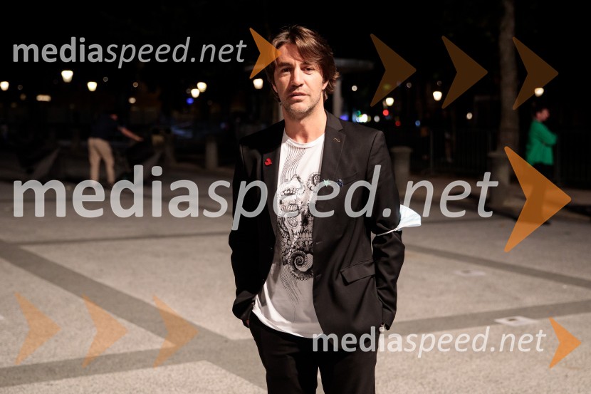  Edward Clug, umetniški direktor, Balet SNG MariborFalling Angels, balet v izvedbi Opera Balet SNG Maribor, 68. Ljubljana festival