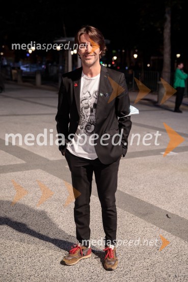  Edward Clug, umetniški direktor, Balet SNG MariborFalling Angels, balet v izvedbi Opera Balet SNG Maribor, 68. Ljubljana festival