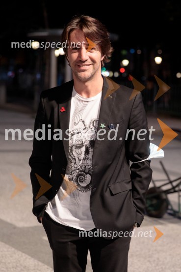  Edward Clug, umetniški direktor, Balet SNG MariborFalling Angels, balet v izvedbi Opera Balet SNG Maribor, 68. Ljubljana festival