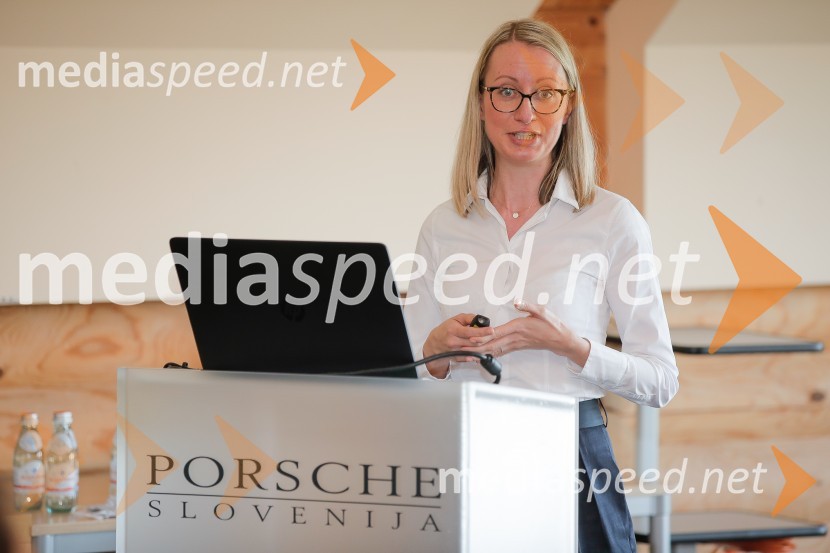 Maruša Kovačič, produktni marketing Seat Porsche SlovenijaSeat Leon, slovenska predstavitev