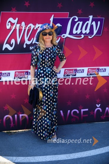  Darja Kuhar Kotnik, soustanoviteljica in podpredsednica Društva za zdravje narodaZvezde pod klobuki 2020