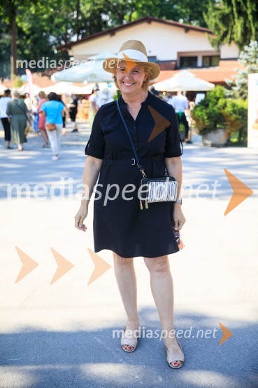   Simona Dakič Nemanič, Odgovorna urednica revije ZvezdeZvezde pod klobuki 2020