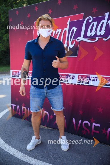  Urban Vidmar, tekmovalec šova Nova zvezda SlovenijeZvezde pod klobuki 2020