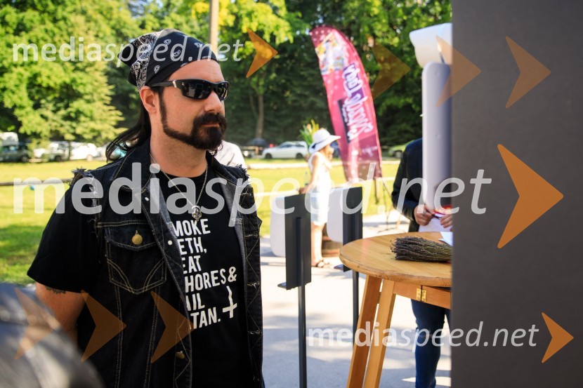 Zvezde pod klobuki 2020