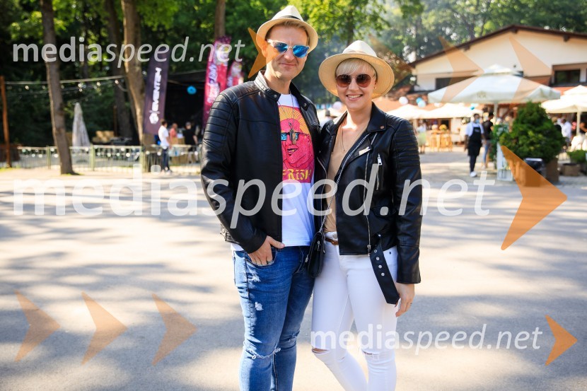  Gašper Kramar, tekmovalec MasterChef Slovenija 2018;  Neža JavornikZvezde pod klobuki 2020