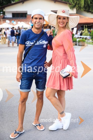  Jernej Damjan, smučarski skakalec;  Taya Damjan, pevkaZvezde pod klobuki 2020