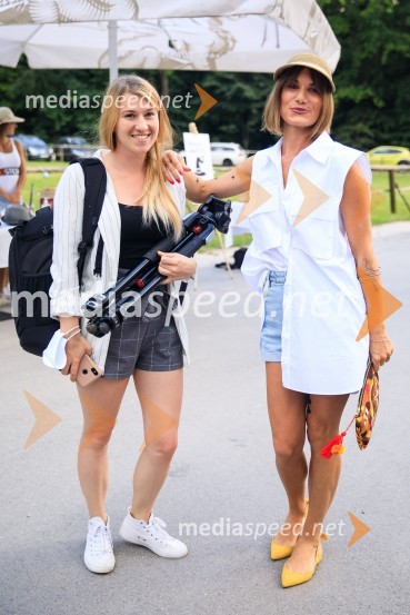  ... ;  Ana Raščan, voditeljica in novinarka na TV3Zvezde pod klobuki 2020