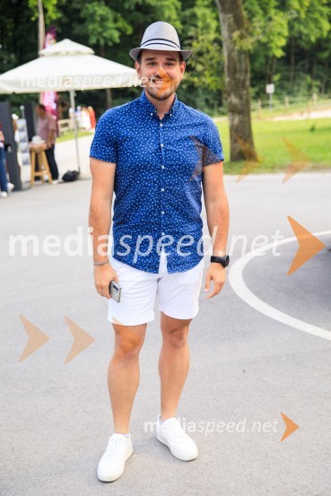  Žiga Lakner, pevecZvezde pod klobuki 2020