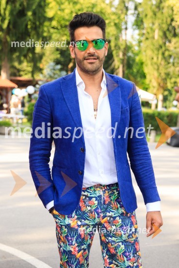  Domen Kumer, pevecZvezde pod klobuki 2020