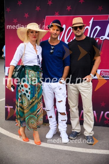  ... ;  Rok  Lunaček, pisec besedil, aranžer in pevec;  ... Zvezde pod klobuki 2020