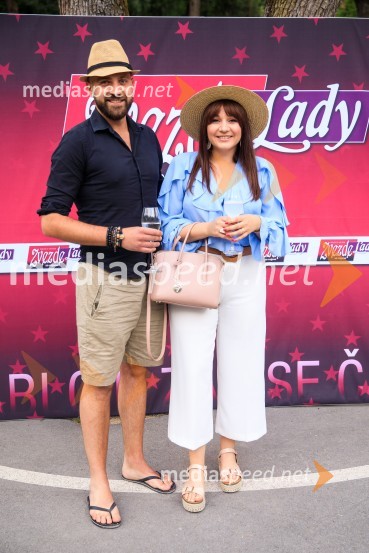  Denis Malačič, novinar in radijski voditelj;  Lucija Sirk Zvezde pod klobuki 2020