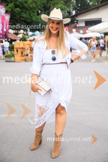  Tamara Goričanec, pevka, skupina Leni KravacZvezde pod klobuki 2020