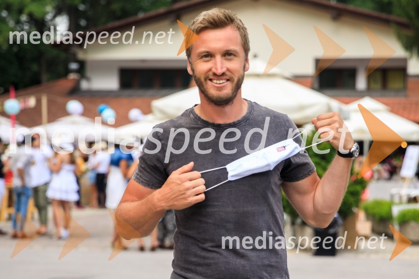  Denis Avdić, voditeljZvezde pod klobuki 2020