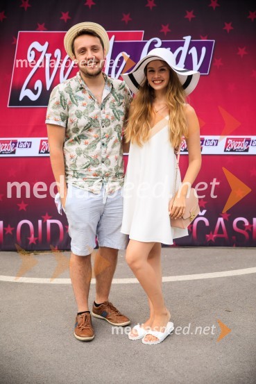  Alex Volasko, pevec;  Saša Lešnjek, pevka, igralkaZvezde pod klobuki 2020