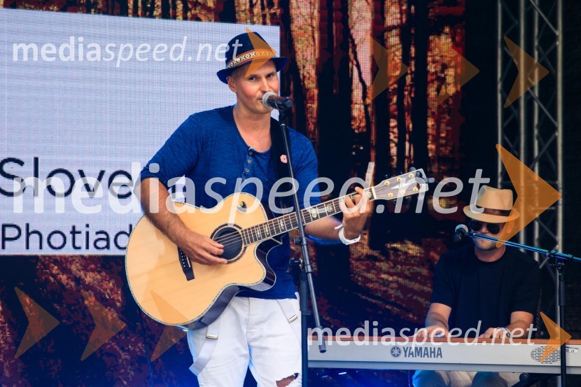  Rok  Lunaček, pisec besedil, aranžer in pevec;  ... Zvezde pod klobuki 2020