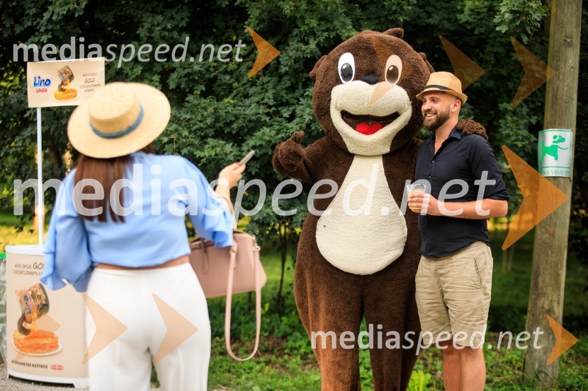  Lucija Sirk ;  Denis Malačič, novinar in radijski voditeljZvezde pod klobuki 2020