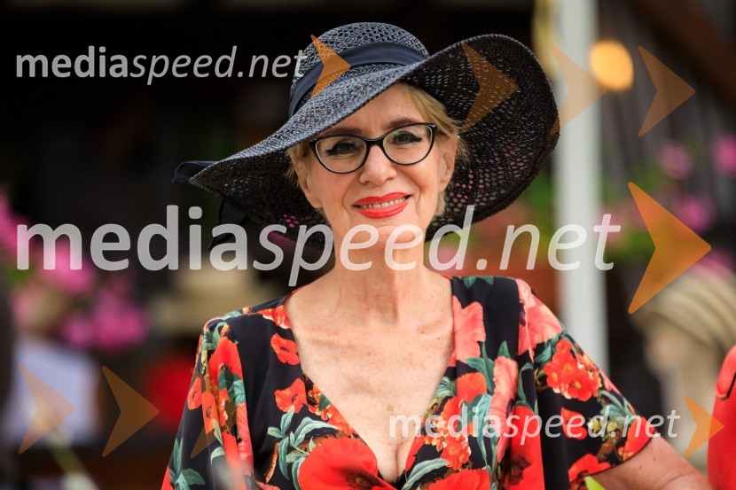  Metka  Premerl, slavistkaZvezde pod klobuki 2020