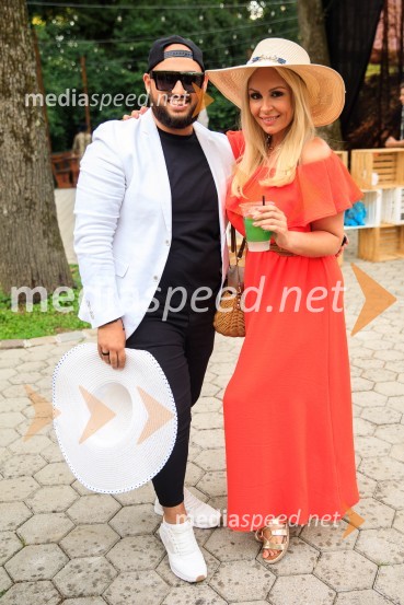  Tilen Lotrič, pevec;  Špela Grošelj, pevkaZvezde pod klobuki 2020