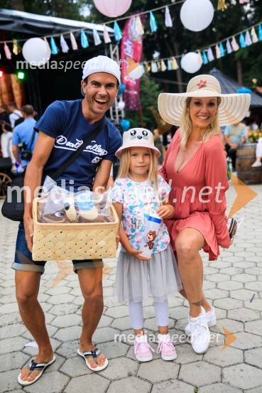  Jernej Damjan, smučarski skakalec;  Niki Damjan;  Taya Damjan, pevkaZvezde pod klobuki 2020