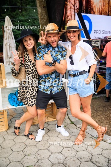  Daša Šarec;  Klemen Bunderla, radijski voditelj, radio Aktual;  Maja Pristovnik, KratermediaZvezde pod klobuki 2020