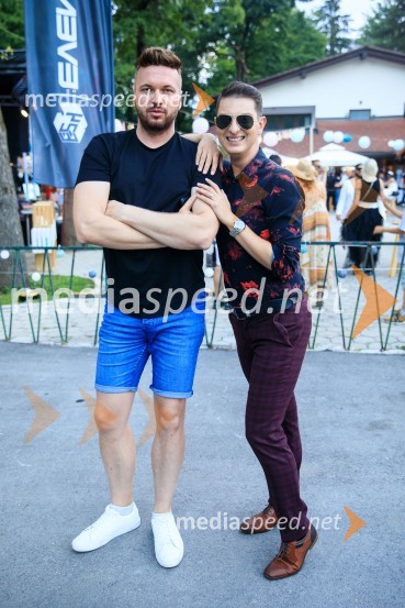  Robert Roškar, radijski voditelj;  Damjan Murko, pevecZvezde pod klobuki 2020