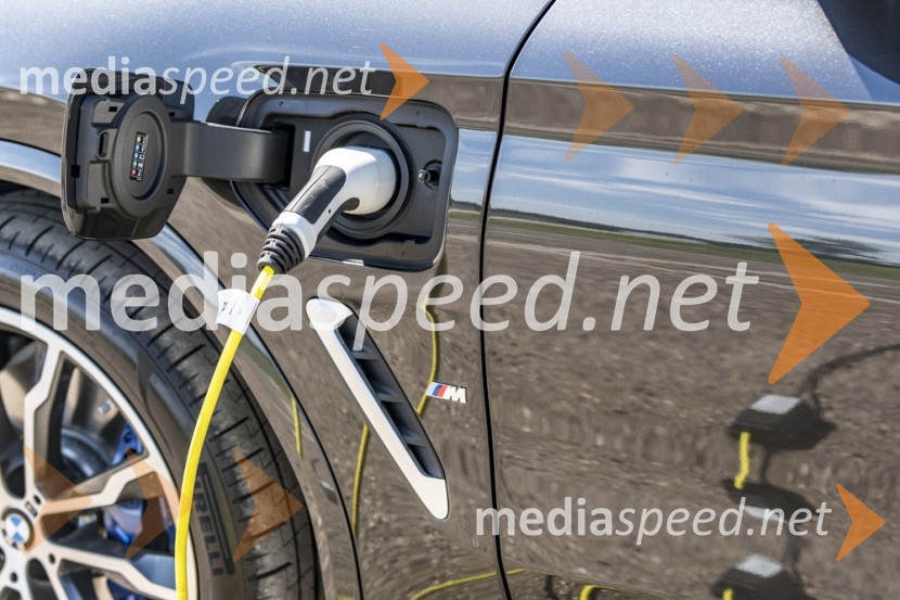 BMW X3 xDrive30e, mediaspeed test