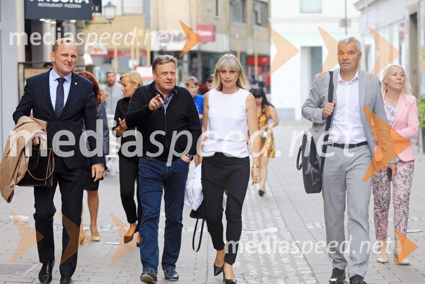 dr. Samo Peter Medved,  podžupan, Mestna občina Maribor ;  Zoran Janković, župan, Mestna občina Ljubljana; mag. Lidija Pliberšek, direktorica Pogrebnega podjetje Maribor d.d. in predsednica ASCE;  Aleksander Saša Arsenovič, župan, Mestna občina MariborŽupan Maribora gostil Zorana Jankoviča