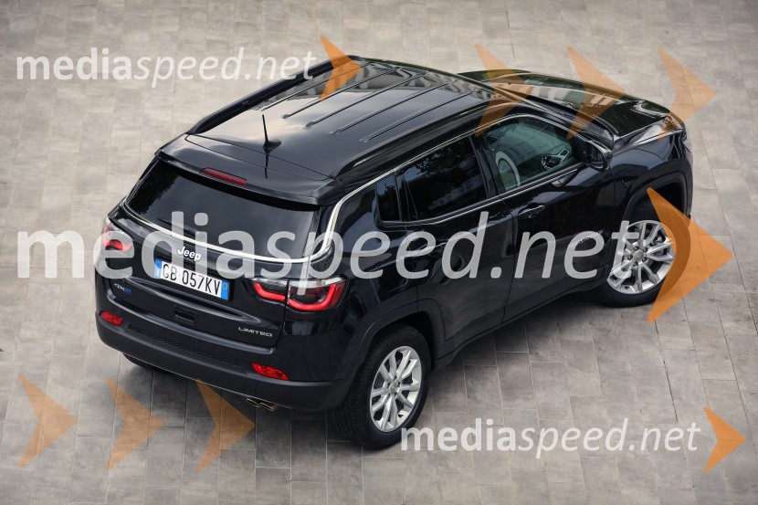 Priključna hibrida Jeep Renegade 4xe in Jeep Compas 4ex