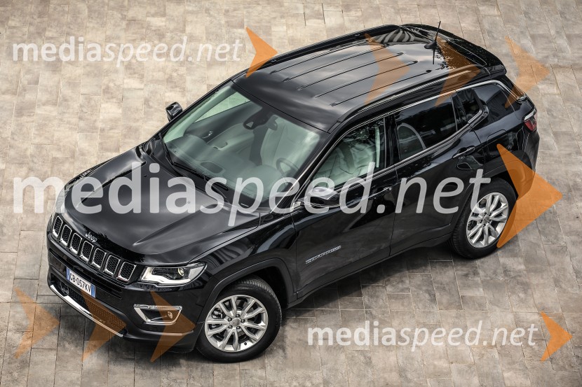 Priključna hibrida Jeep Renegade 4xe in Jeep Compas 4ex