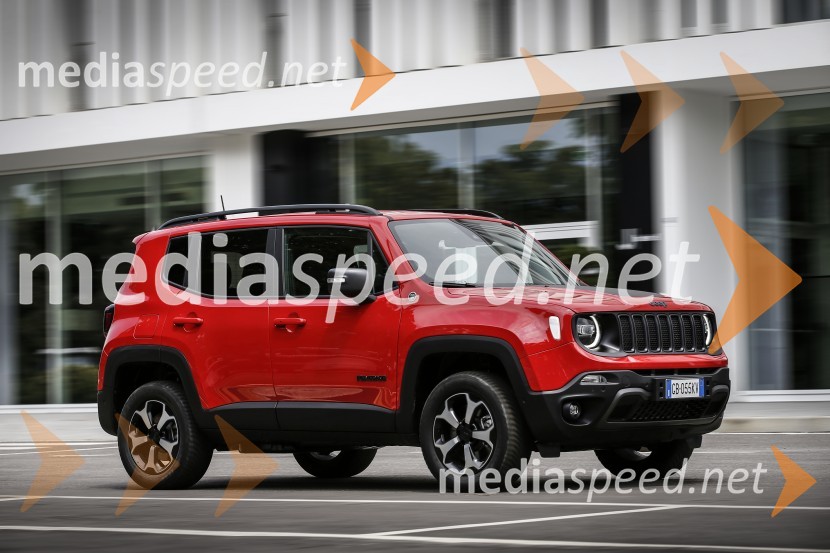 Priključna hibrida Jeep Renegade 4xe in Jeep Compas 4ex