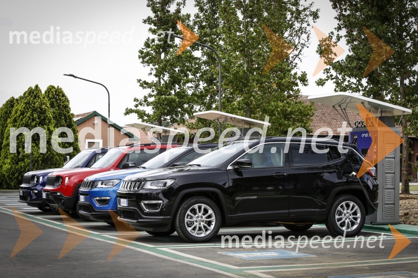 Priključna hibrida Jeep Renegade 4xe in Jeep Compas 4ex