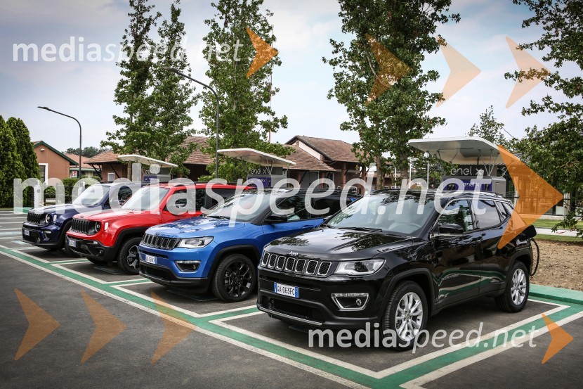 Priključna hibrida Jeep Renegade 4xe in Jeep Compas 4ex